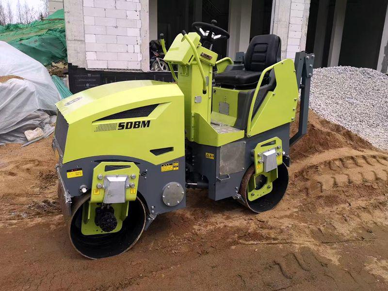 奔馬小型壓路機(jī)土方壓實(shí)、溝槽回填施工案例